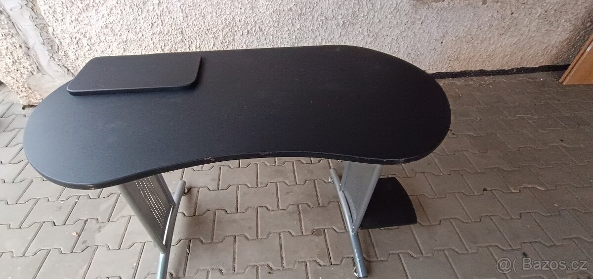 Počítačový stůl - 2