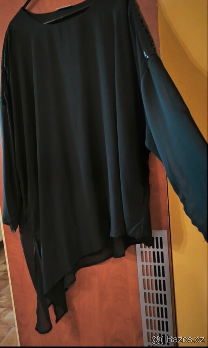 Společenská halenka černá vel.XXL/52. - 2