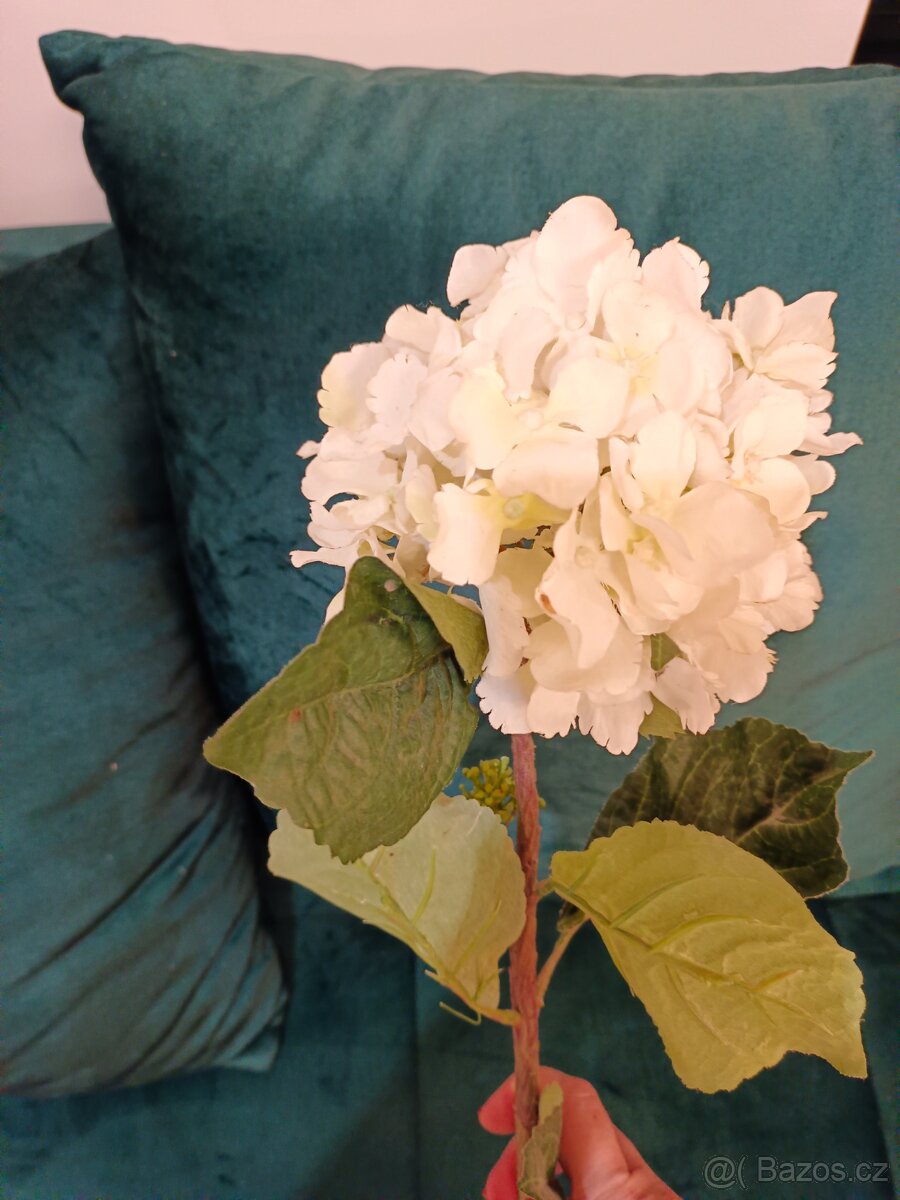 Prodám umělou květinu - 2