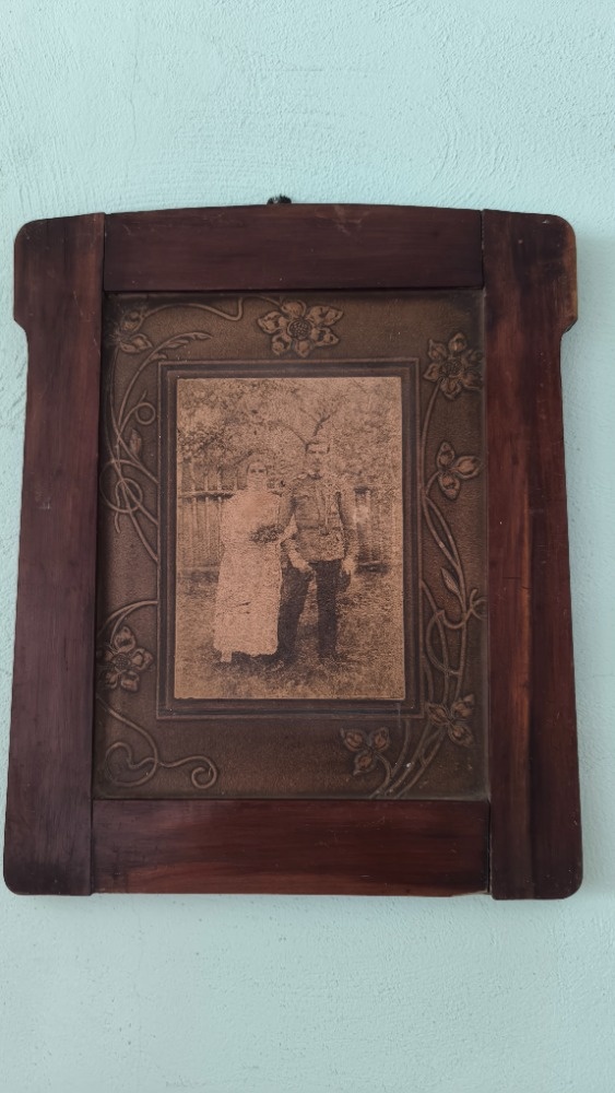 Stará fotografie v rámečku - 2