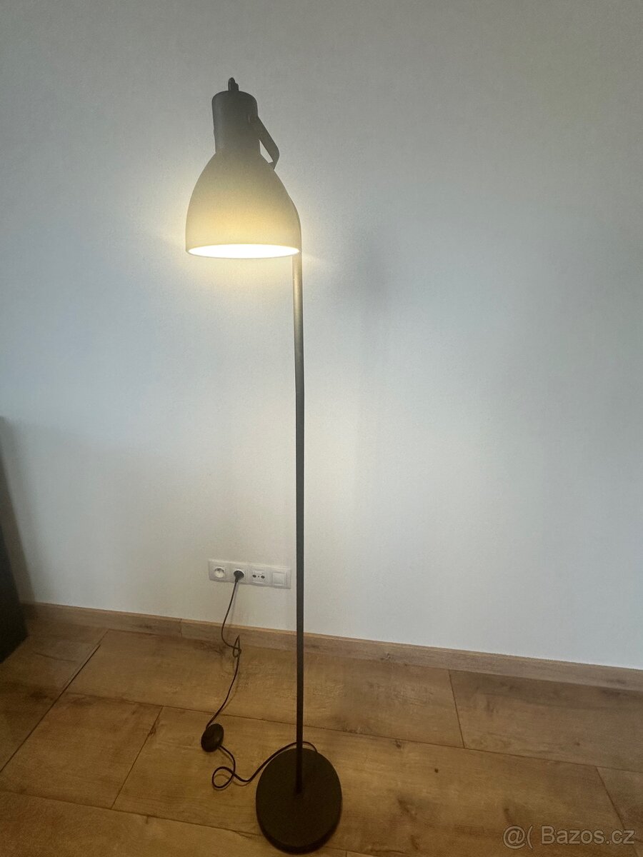Stojací lampa - 2