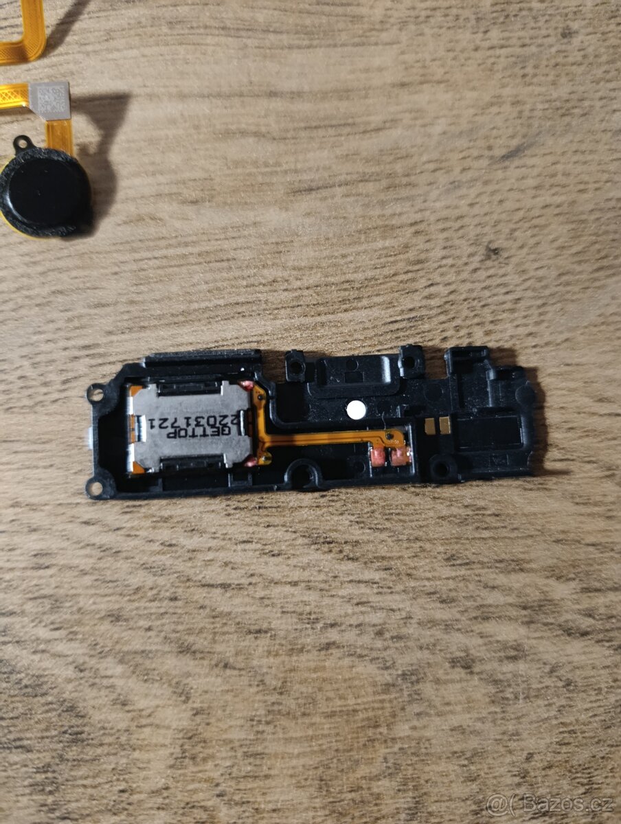 Náhradní díly z Xiaomi Redmi 10C - 2