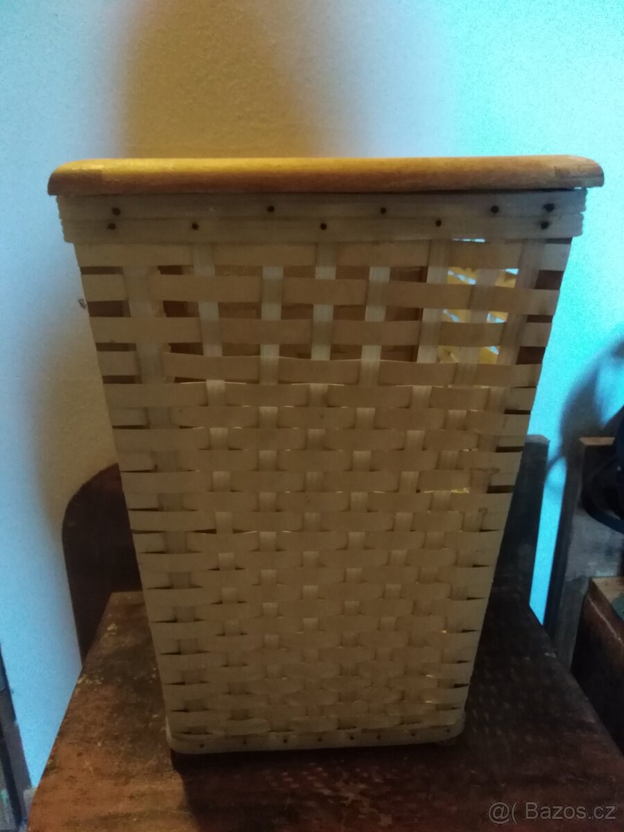 Retro odpadkový koš. - 2