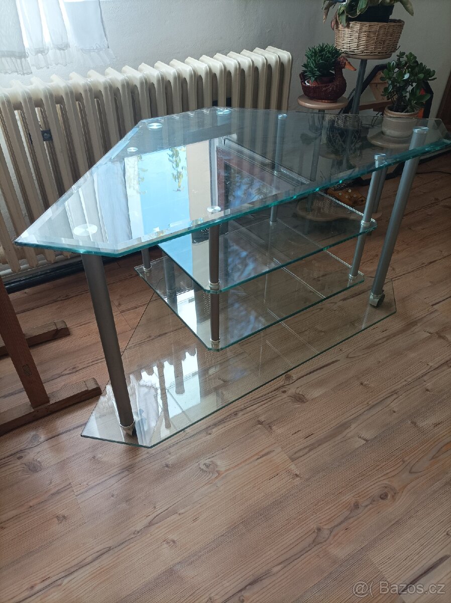 skleněný stolek - 2