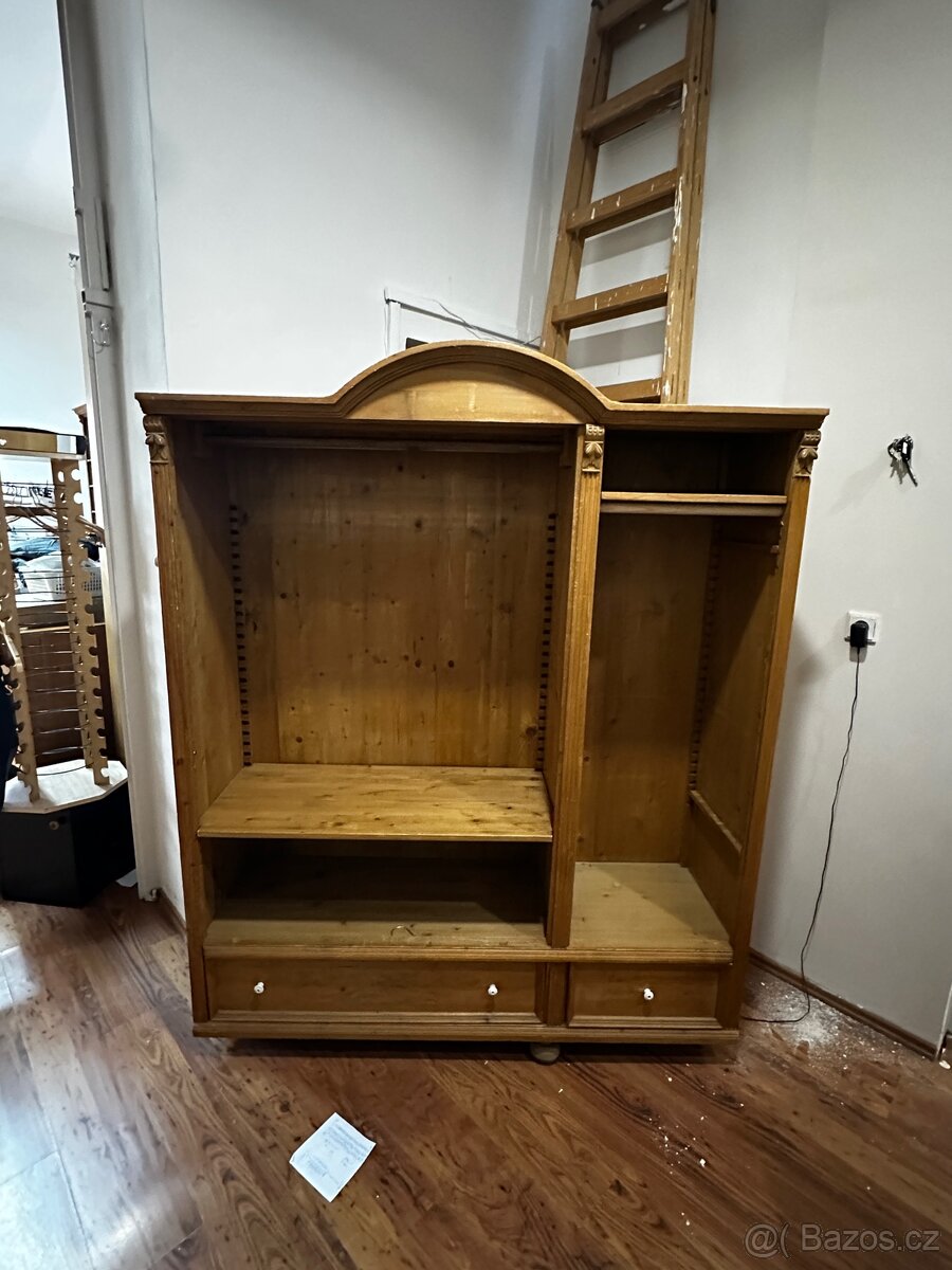 Skříň/ segál - 2