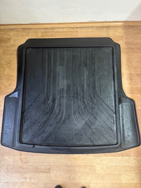 gumové koberce + vana do BMW GT3 - 2
