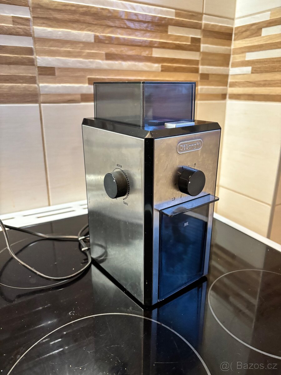 Mlýnek na kávu Delonghi - 2