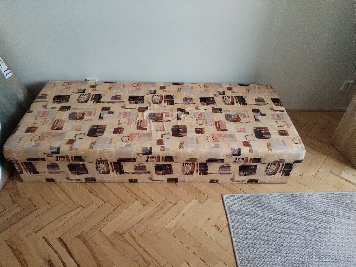 Postel s úložným prostorem - 2