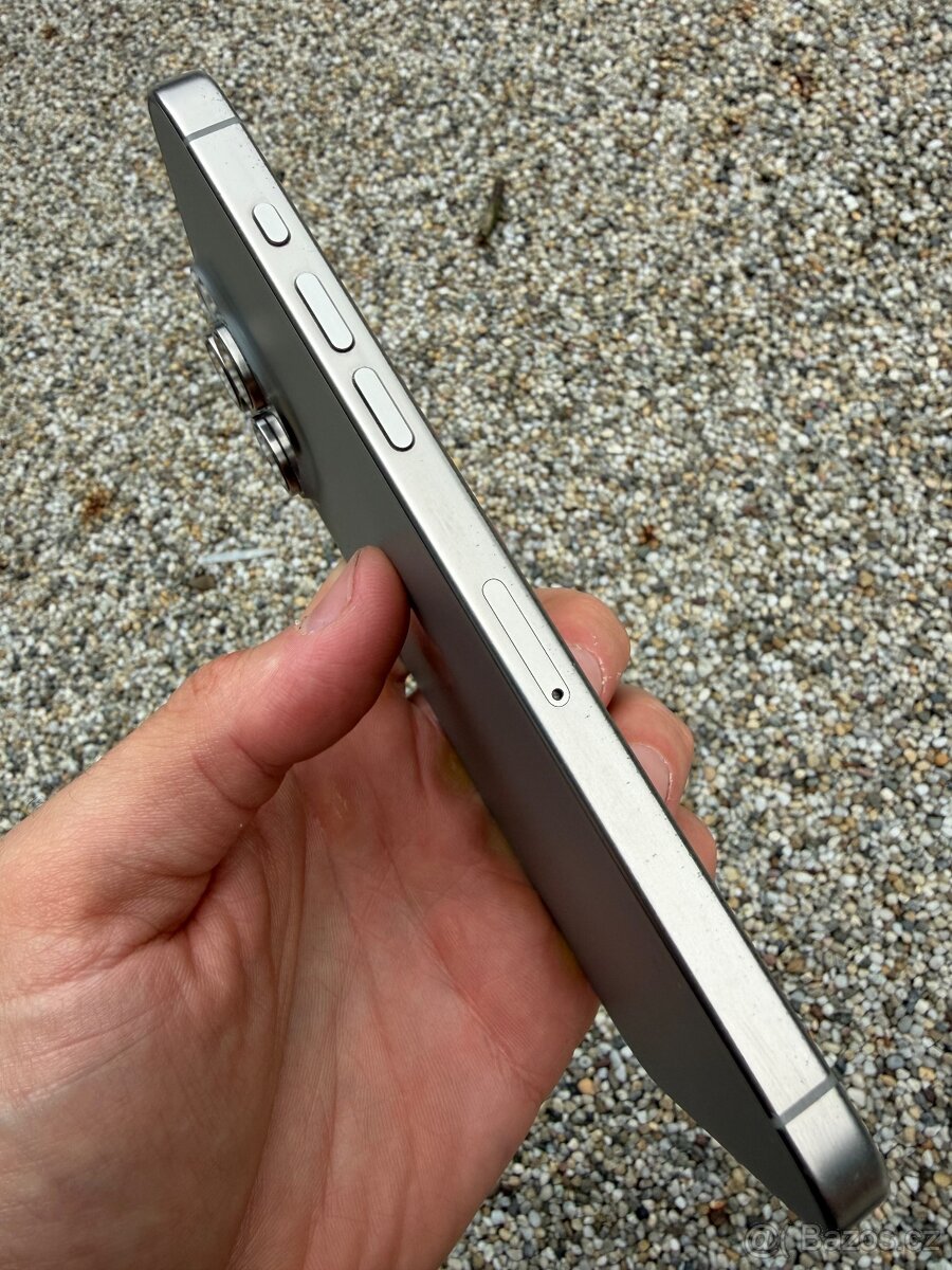 IPhone 15 pro max - baterie 100% - 2