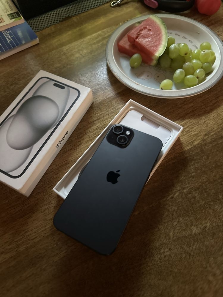 iPhone 15 plus 128 GB černá barva perfektní - 97 % - 2