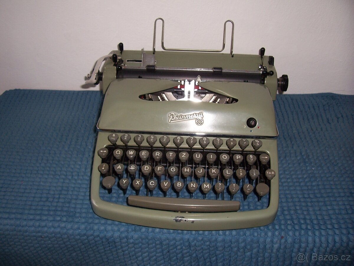 Starý kufříkový německý psací stroj Rheinmetal - 2