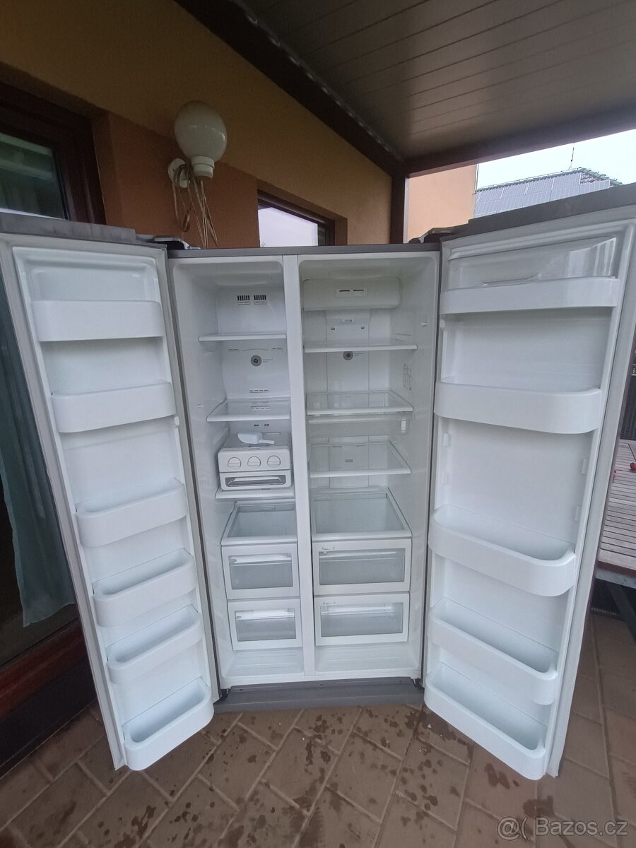 Americká lednice-zamluveno - 2