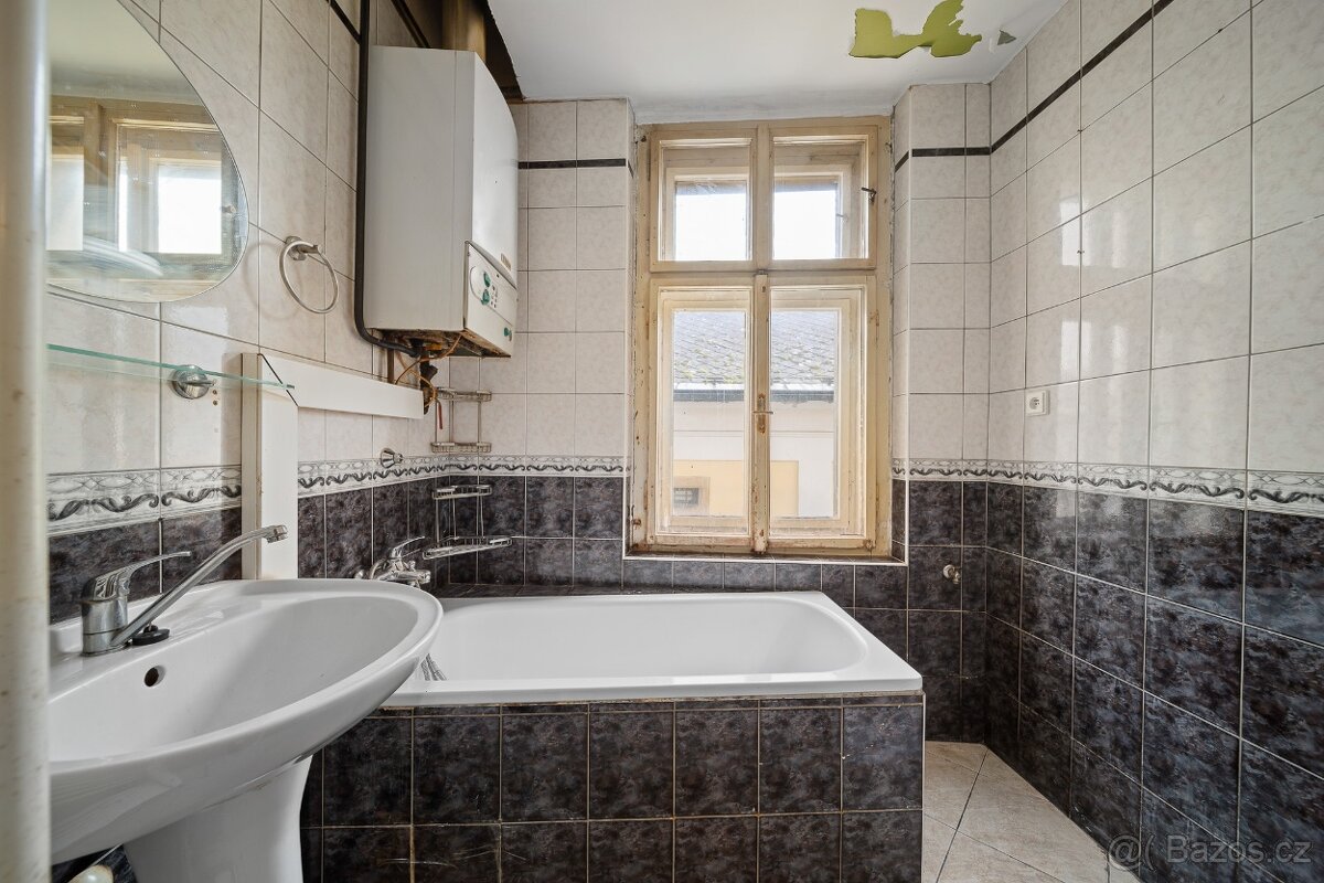 Prostorný byt 4+1 ve skvělé lokalitě u centra - Dvůr Králové - 2