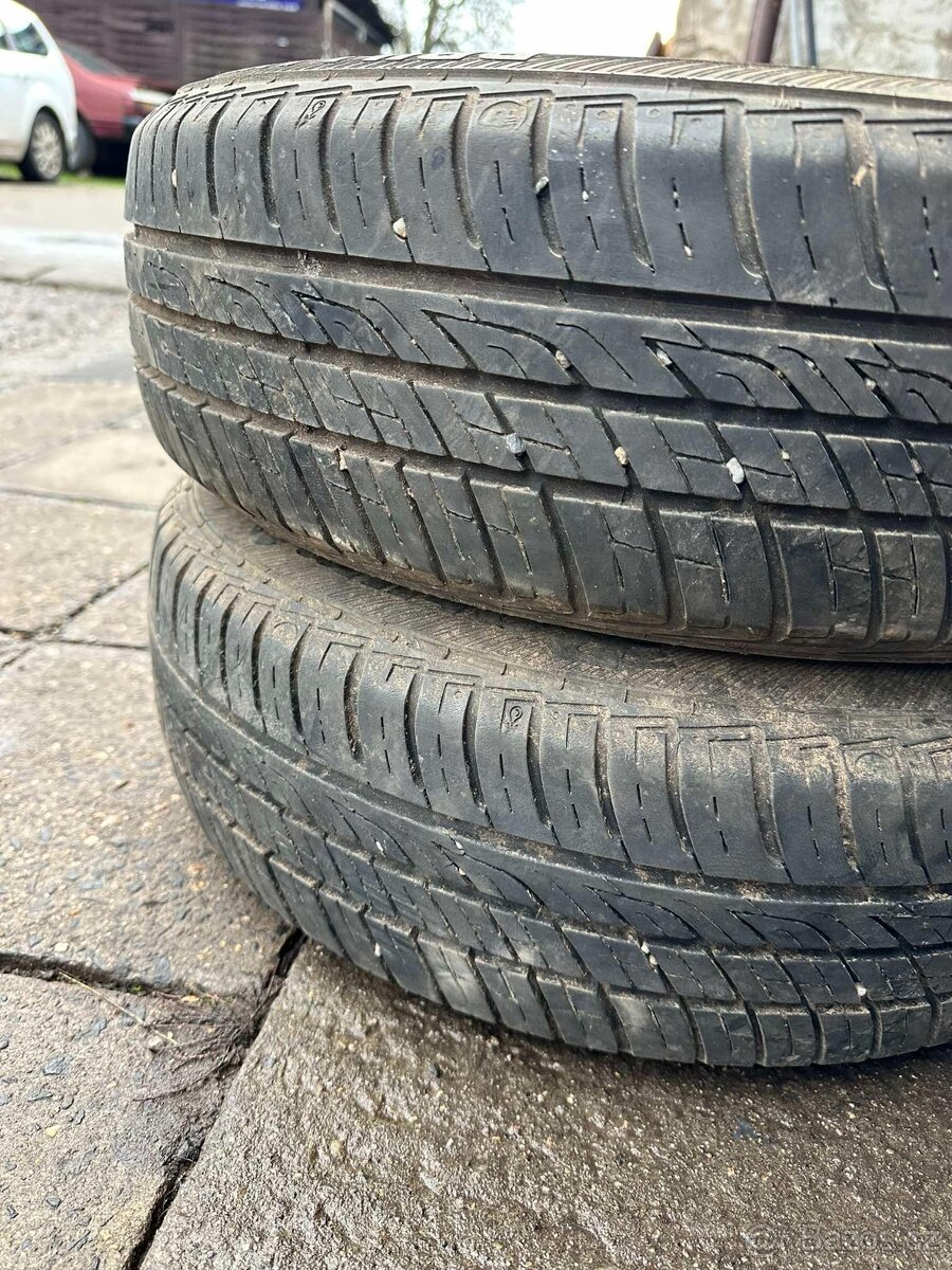 Prodám 2ks letních pneumatik Barum - 2