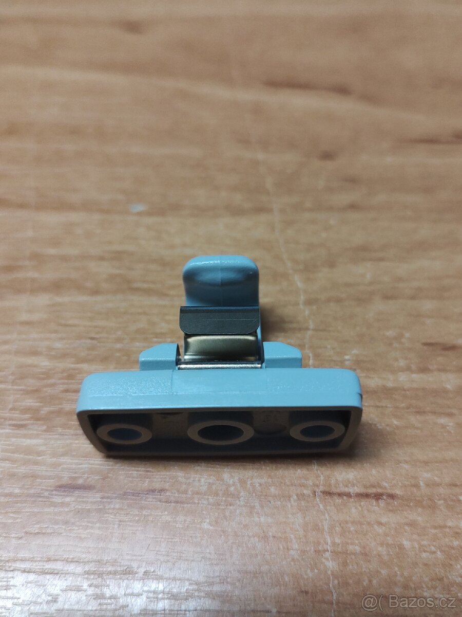 Úchyt sluneční clony - 2