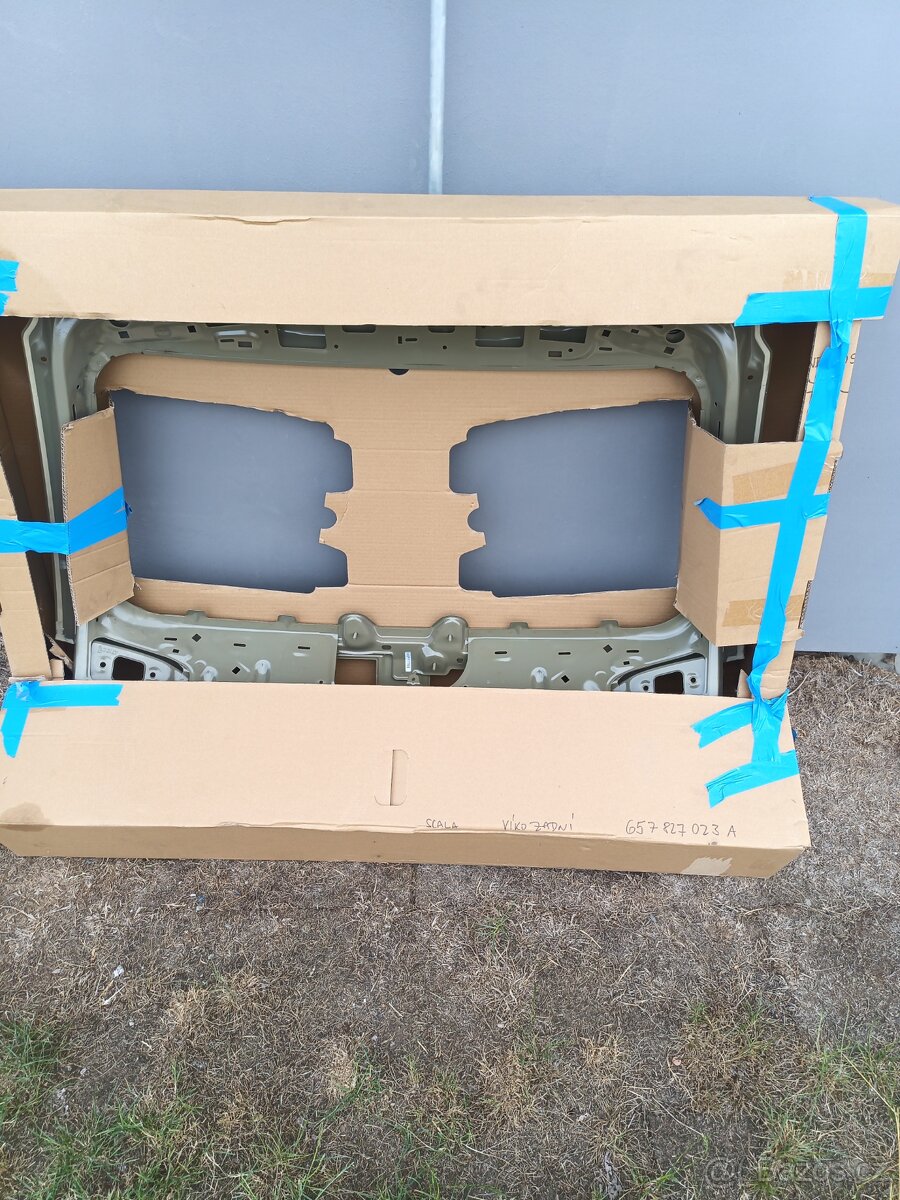 Zadní víko, páté dveře - 2