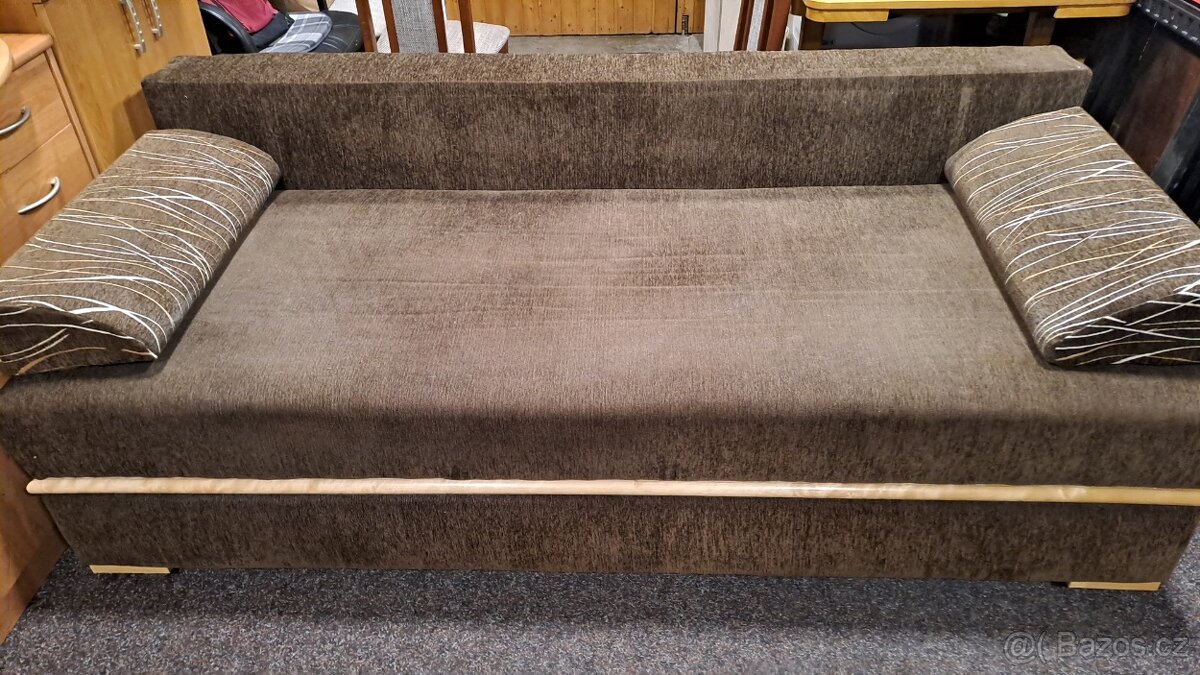 Rozkládací gauč s úložným prostorem - 2