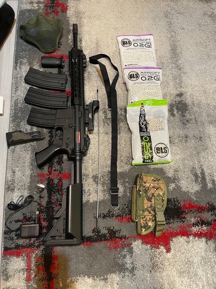 Airsoft M4 + vybavení - 2