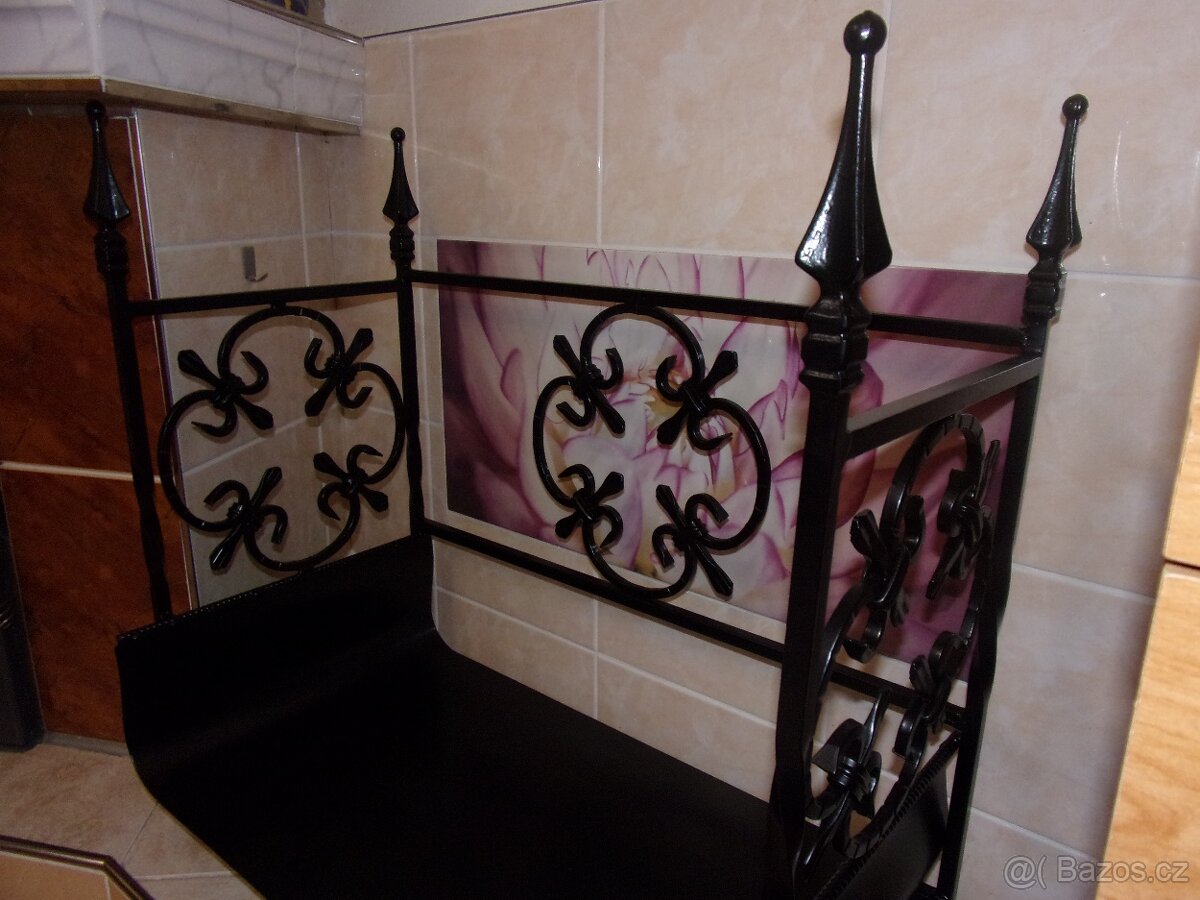 kovaný koš na dřevo - 2