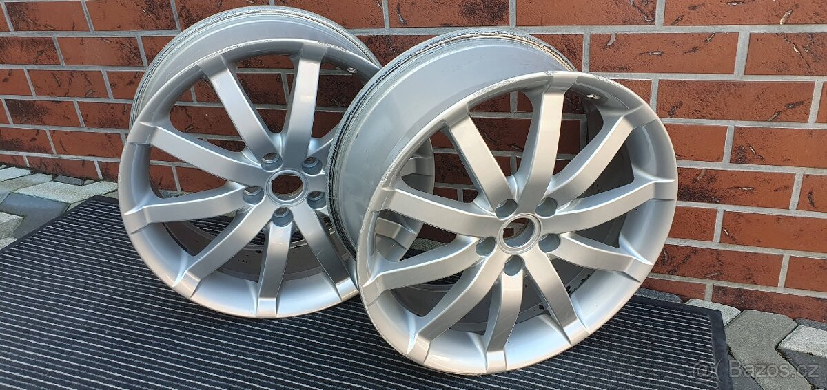 Aston Martin DB9 alu - 2