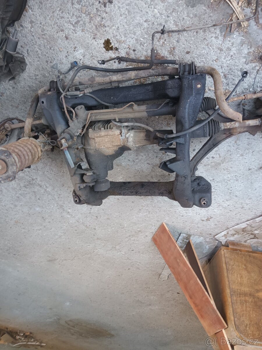 Jeep commander 3.0 crd nápravnice. - 2