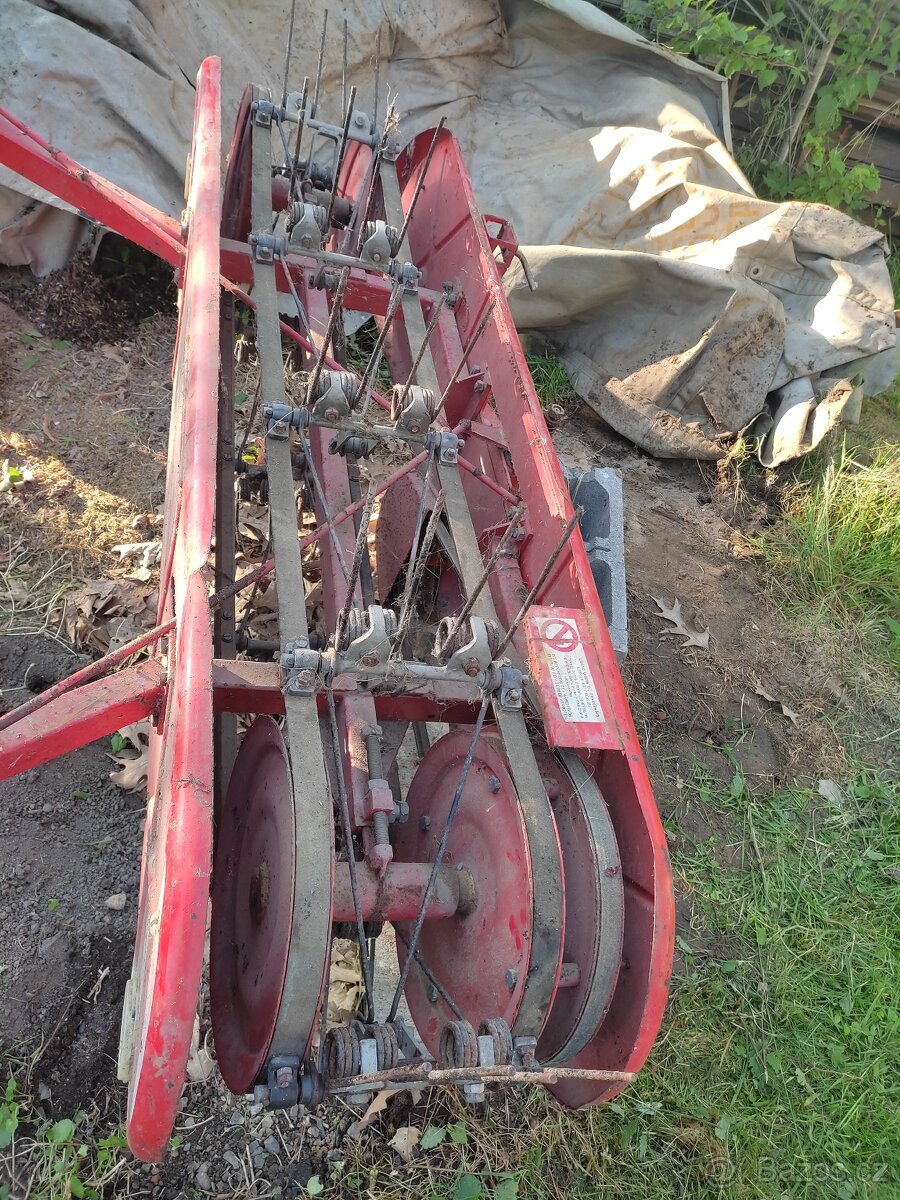 Obraceč , nahrabovák sena - 2