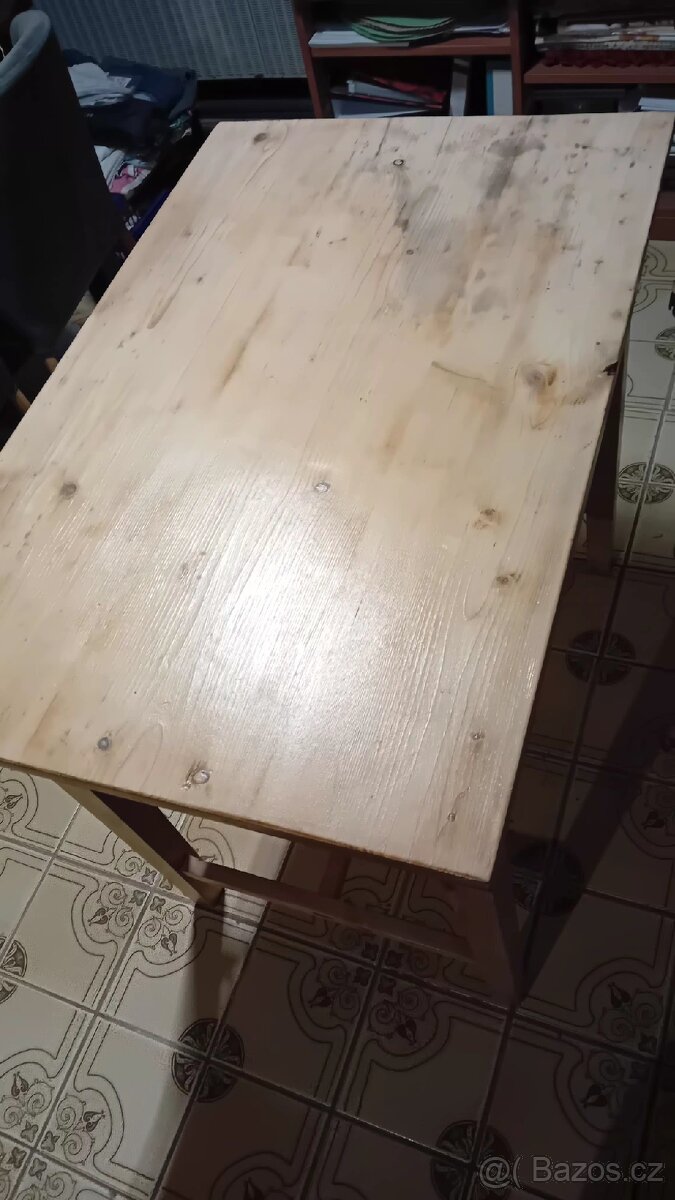 Stůl masiv - 2