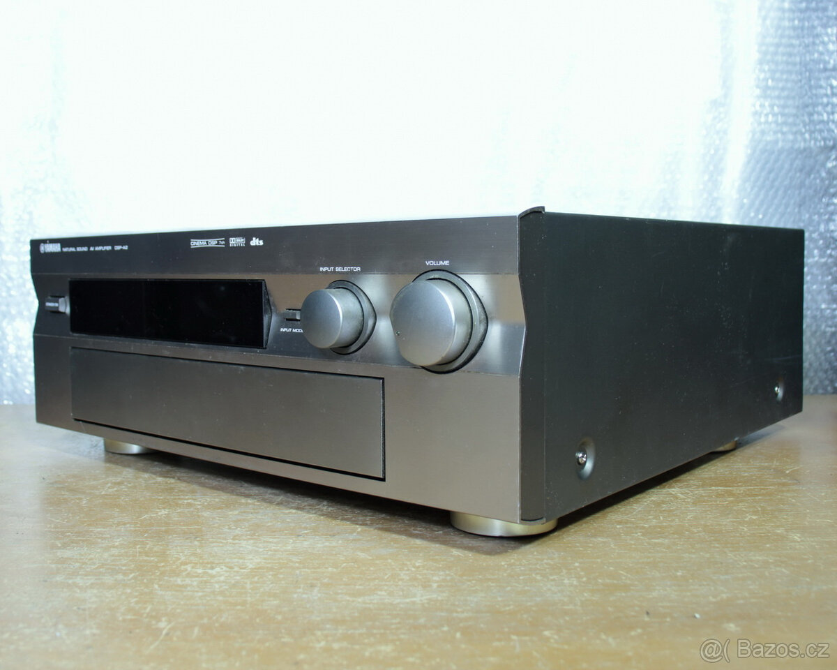 Zesilovač Yamaha DSP. - 2