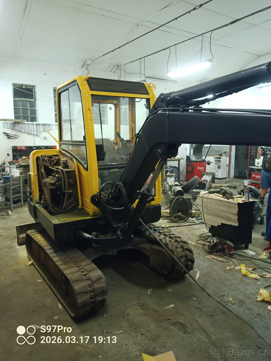 Volvo ec25 - 2