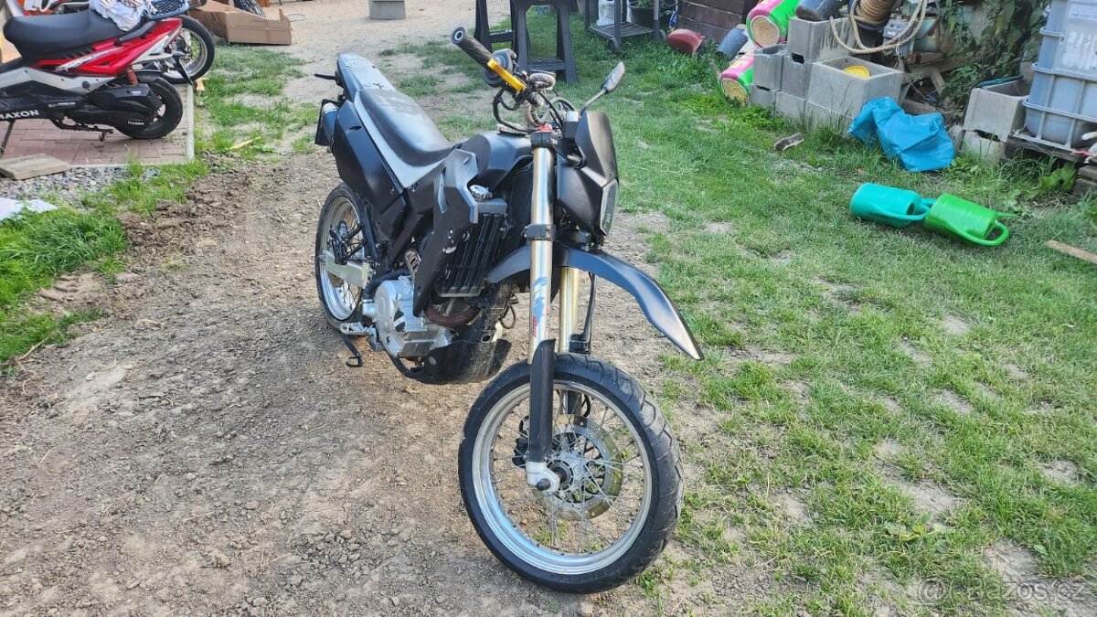 Yuki SM250
