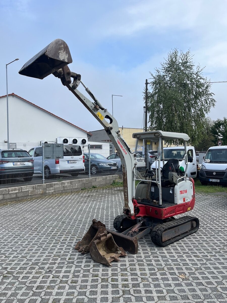 půjčení minibagru Takeuchi o váze 1,8t (díky tomu vykope) - 2