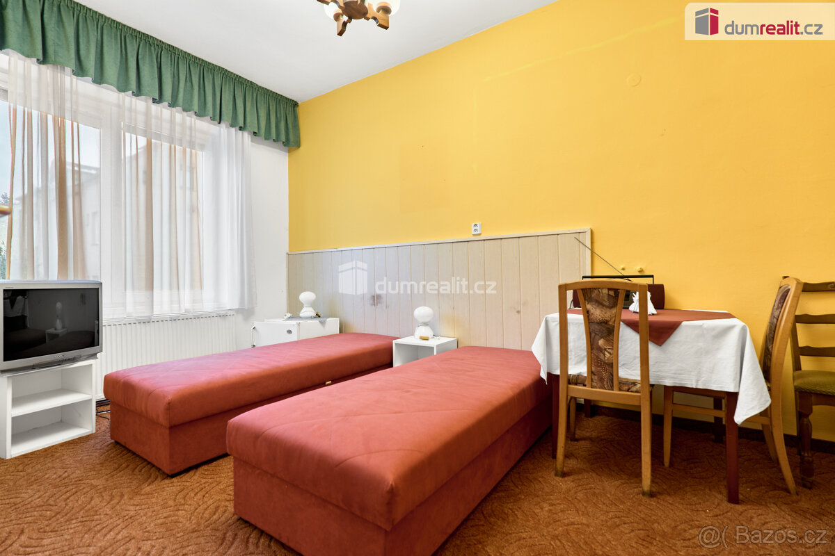 Bytový dům s restaurací, Dlouhá, Stará Role, Karlovy Vary - 2