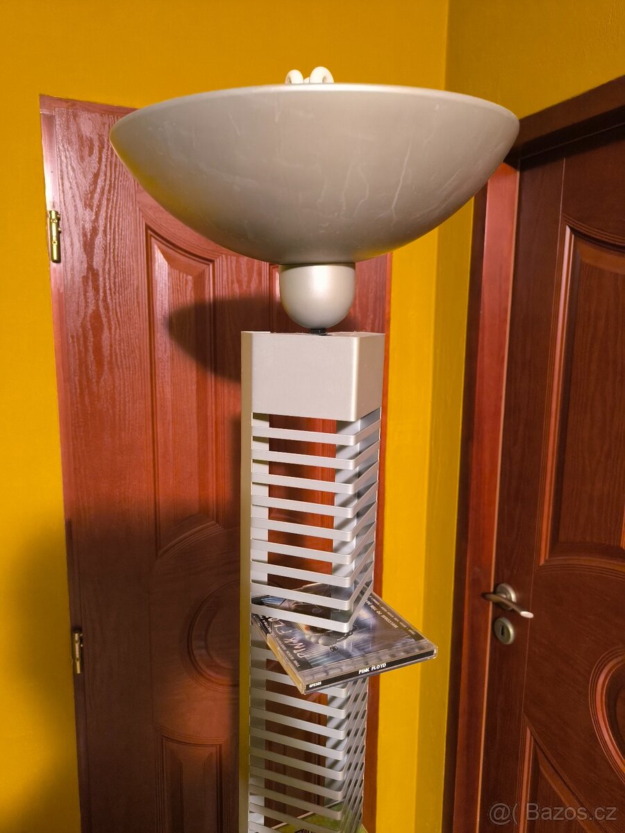 Lampa s úložištěm CD - 2