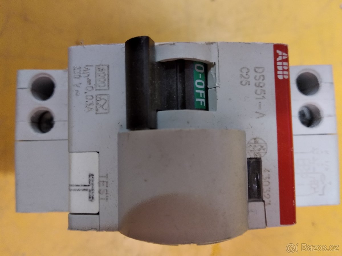 Proudový chránič ABB DS951 C25 AC30 - 2