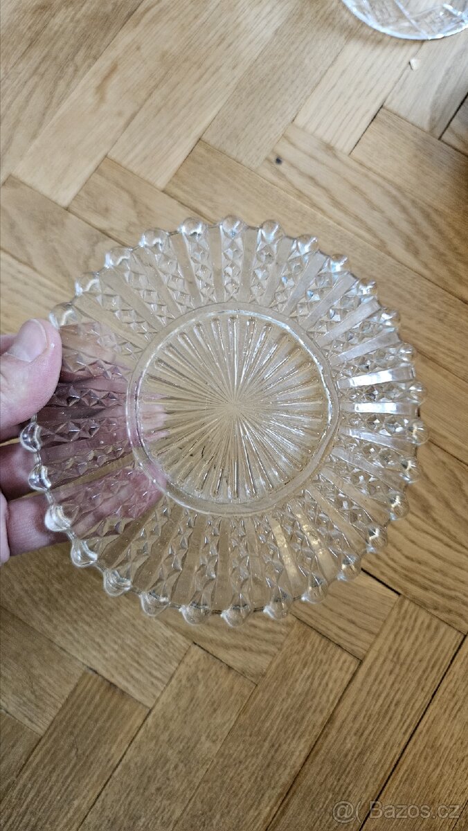 Talířky lisované sklo - 2