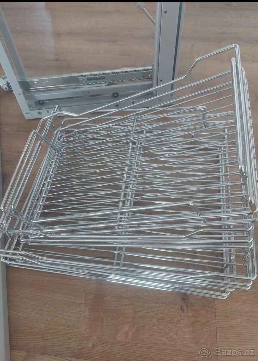 Rohový výsuvný systém - 2