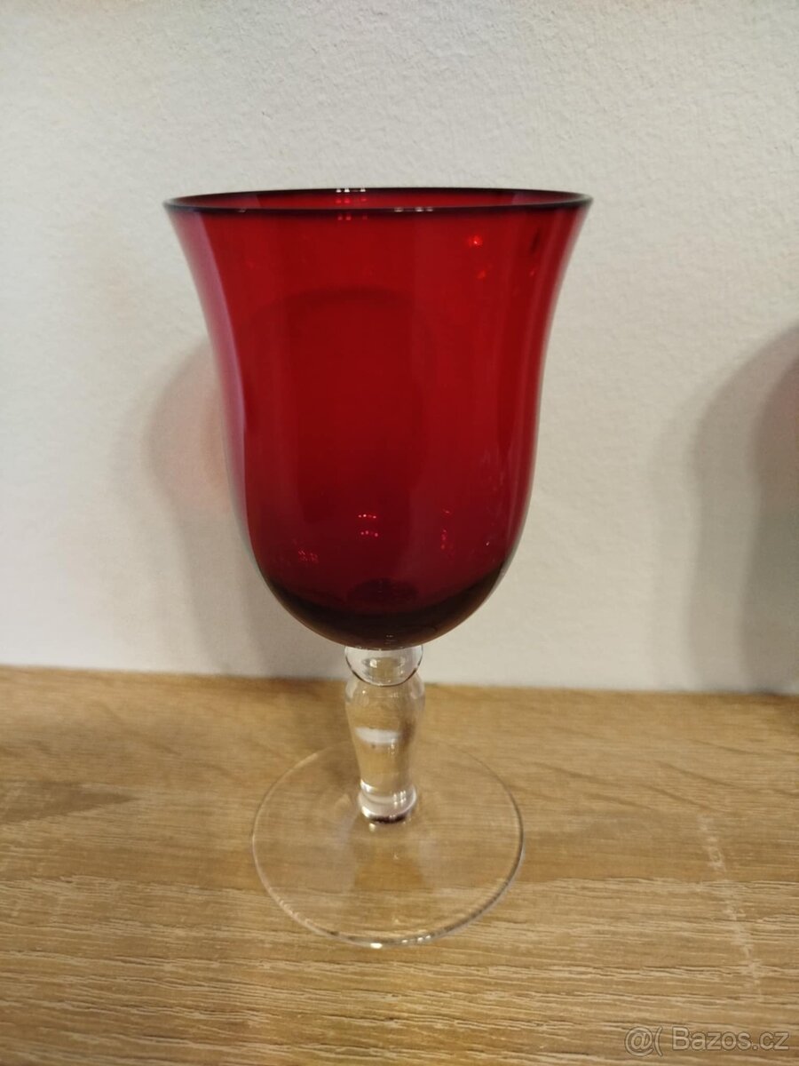 sklo na nožičce - 2