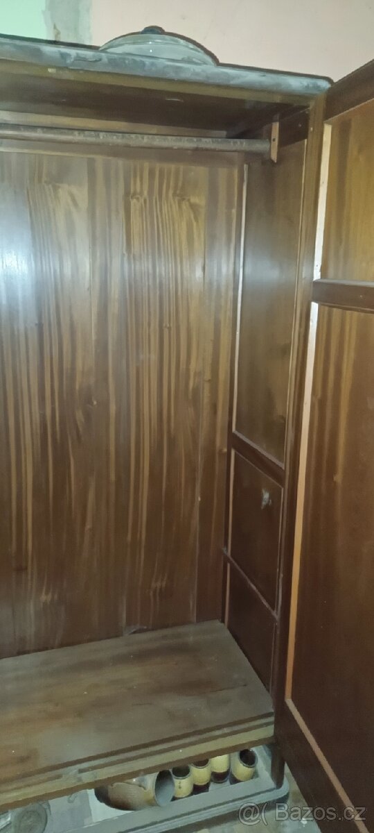 Stará skříň - 2