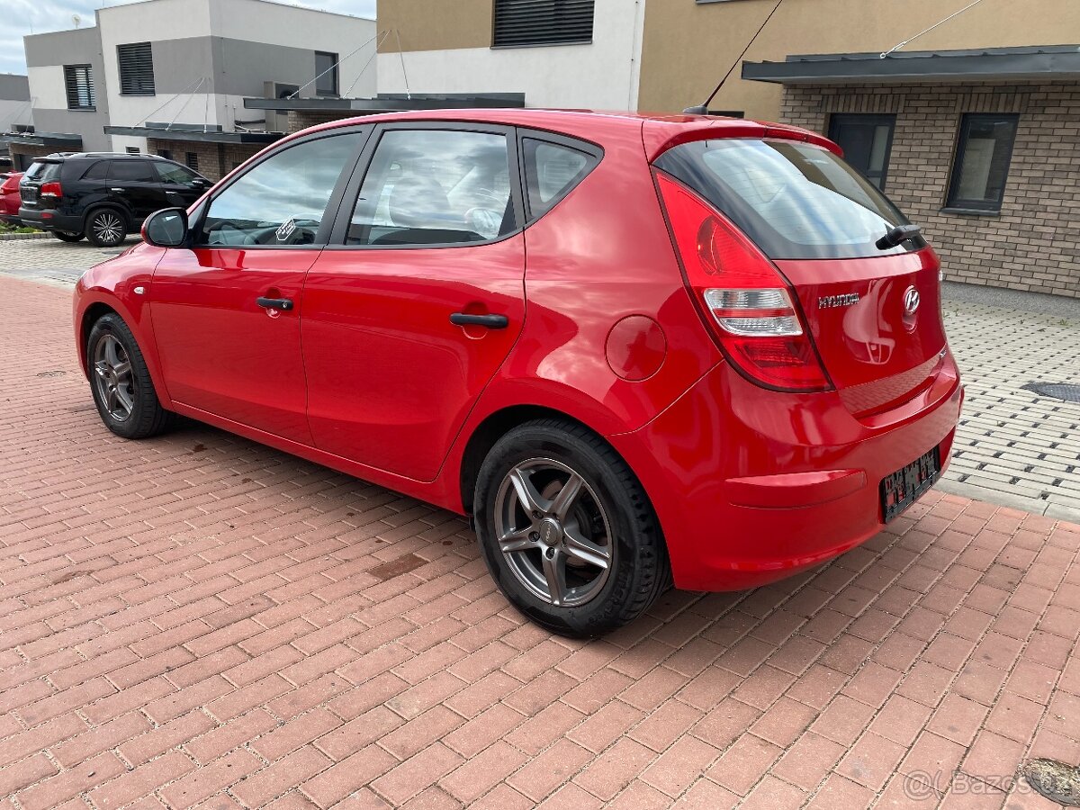 Hyundai i30 1.6 CRDI, r.v. 7/2009, klima, ALU kola, nová STK - 2
