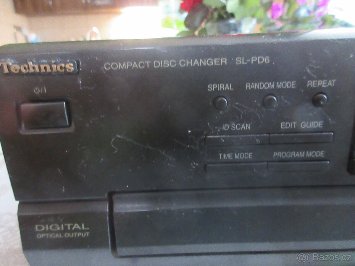 Technics SL-PD6 - měnič na 5 CD. - 2
