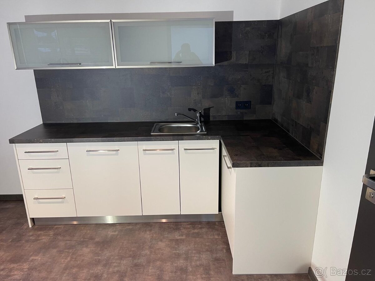 Kuchyňský kout - úplně nový a nepoužívaný - 2