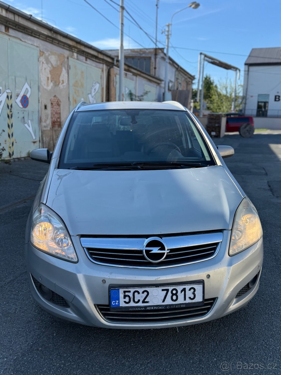 Opel Zafira, 1.7CDI 81KW KUŽE KLIMA 7MIST Ojeté, 11/2008, 28 - 2