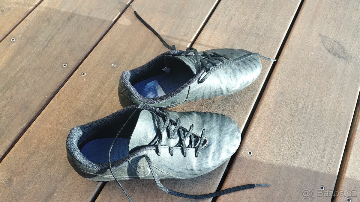 Dětské sálovky NIKE vel. 35,5 - 2