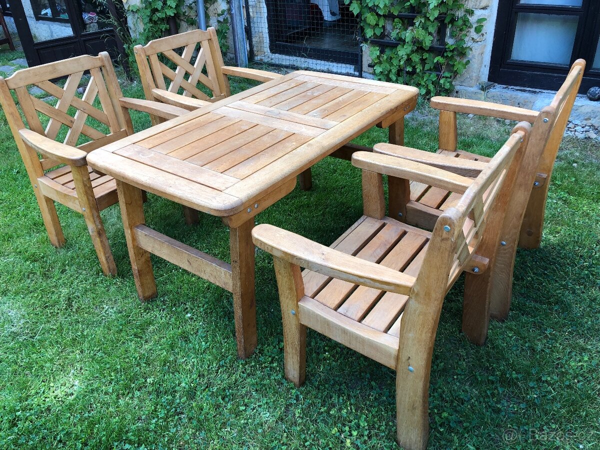 Prodám dubový stůl + 4 židle - 2