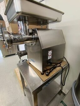 Mlýnek na maso 12, 22 a 32 - 2