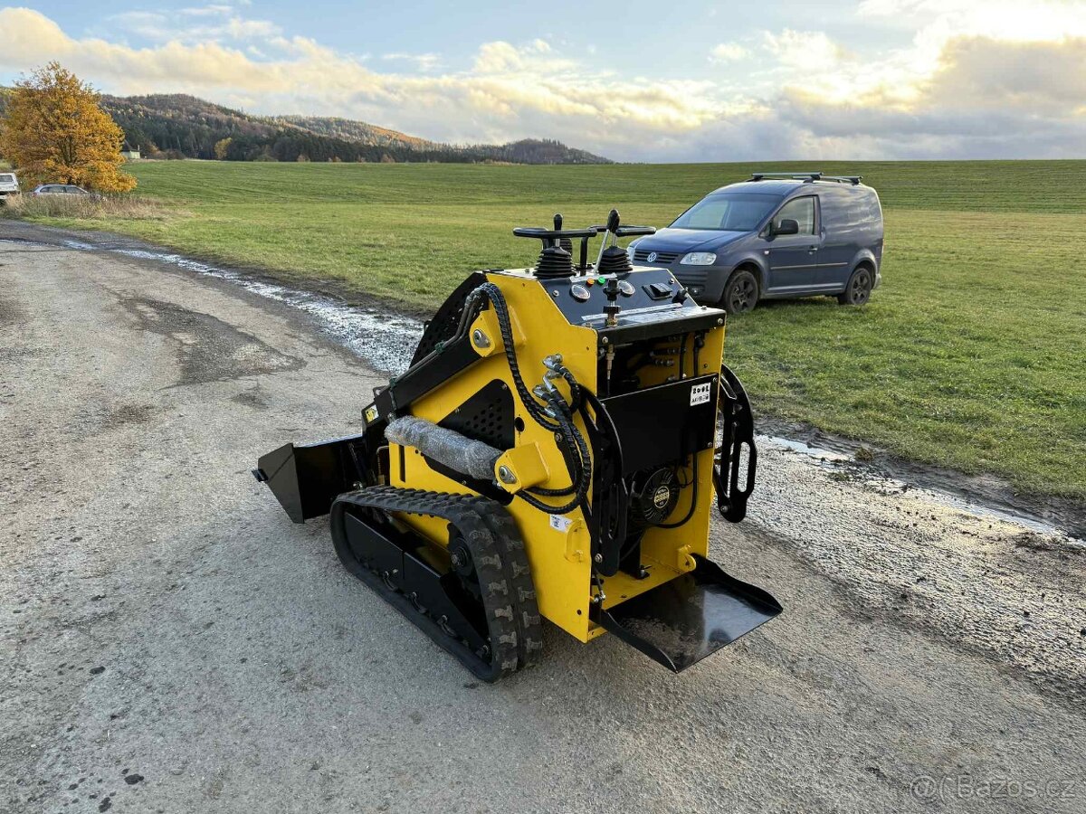 SMYKOVÝ NAKLADAČ LRT360 - 2