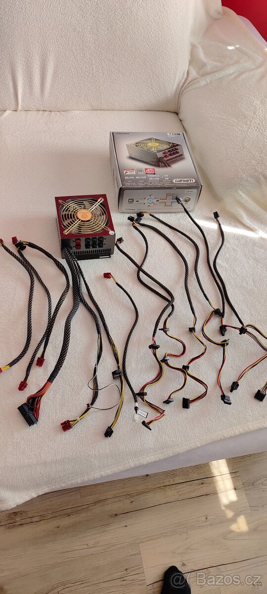 PC zdroj Enermax Infinity (EIN720AWT) 720W -TOP stav - 2