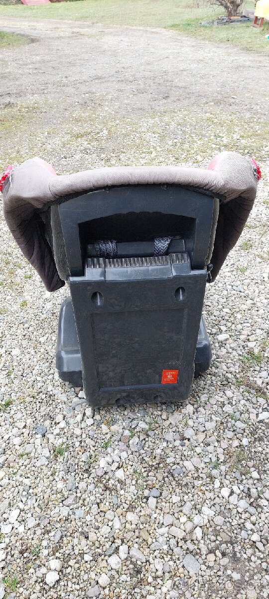 Prodám sedačku do auta. - 2