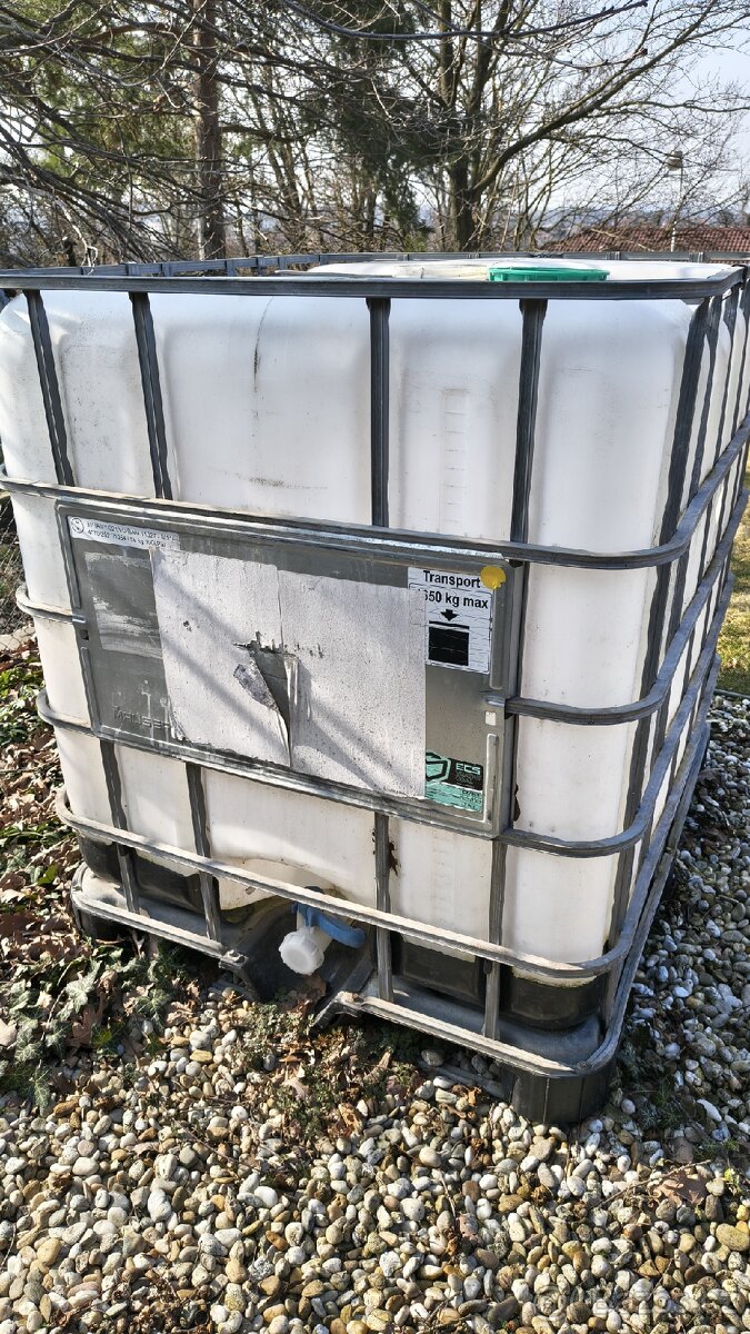 IBC nádrž 1000 litrů - 2