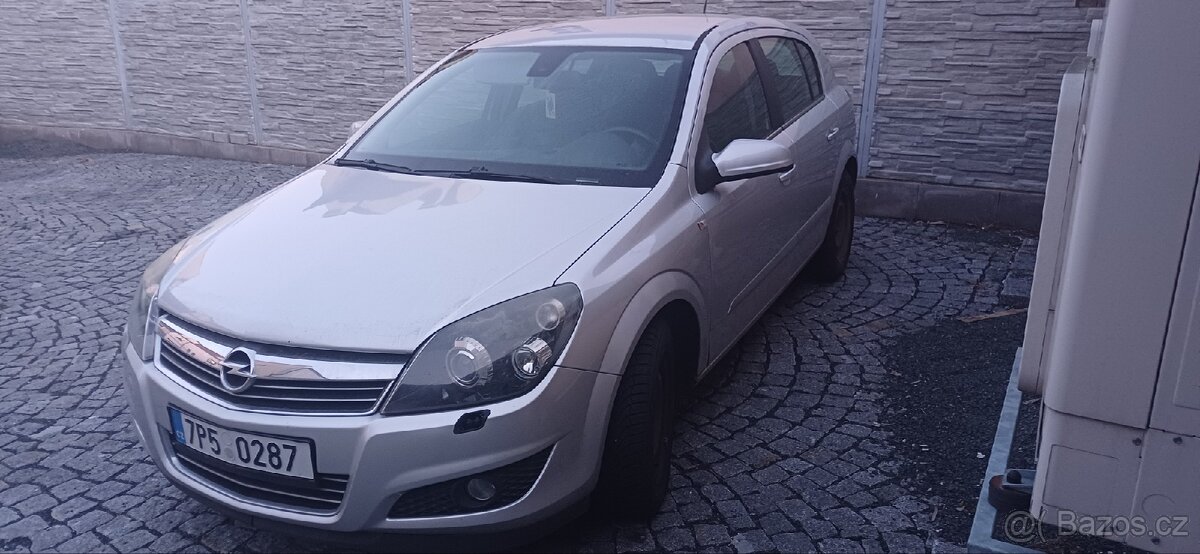 Opel Astra 1.6i 2009 - 2